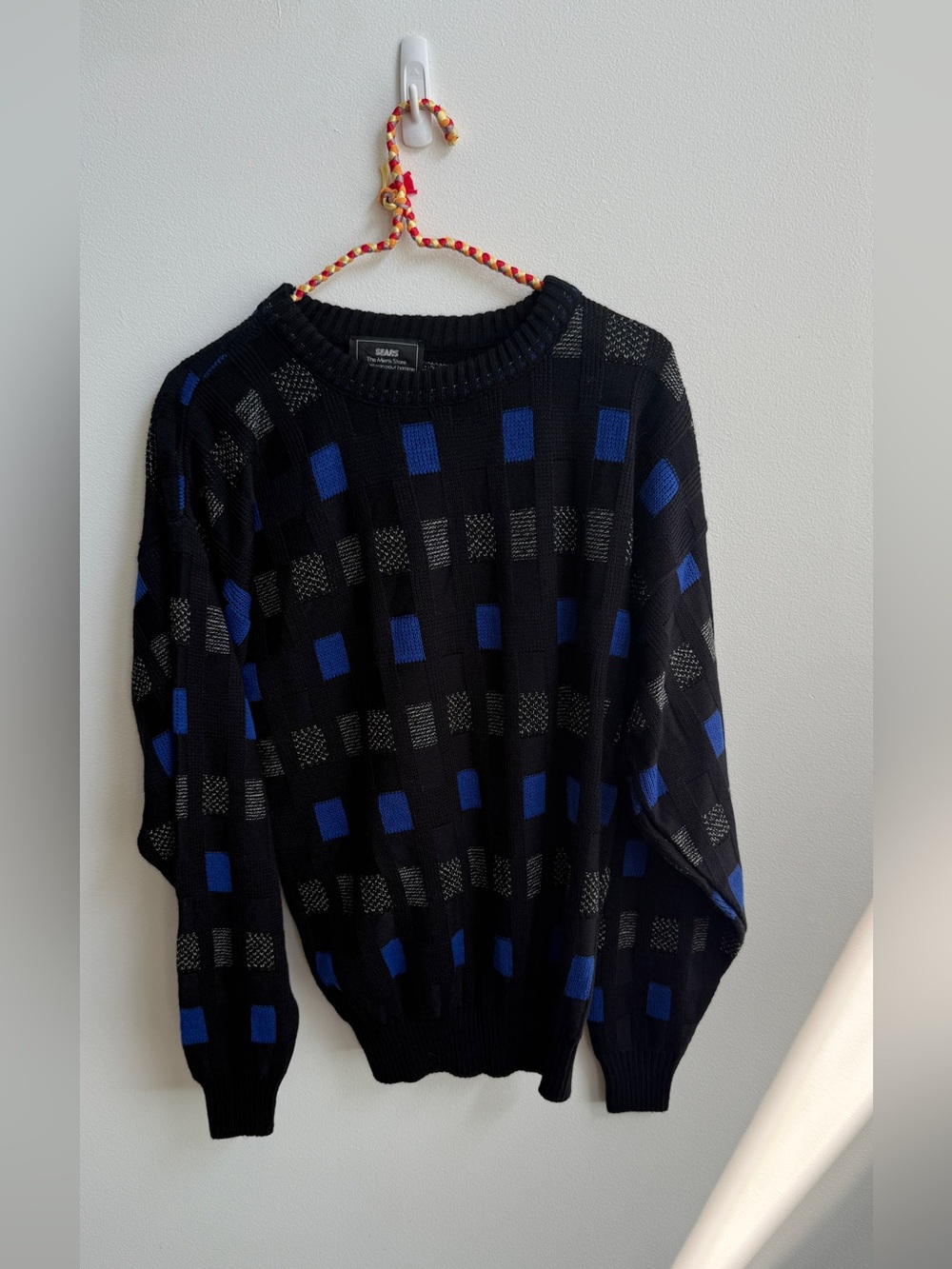 Vintage acrylic sweater
Black, blue & grey - medium